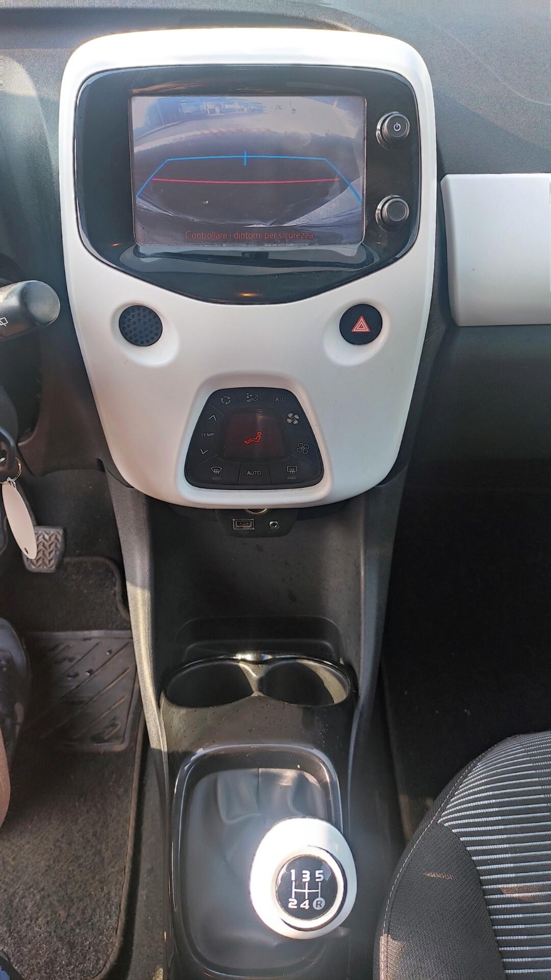 Peugeot 108 1.2 Benzina 5 porte TETO APRIBILE NEOPATENTATI - 2014