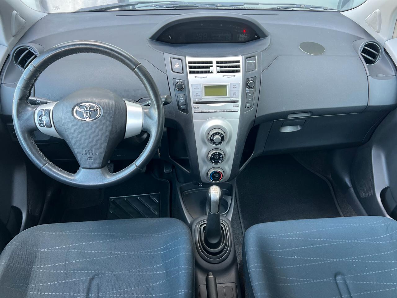 Toyota Yaris 1.0 5 porte/GARANZIA