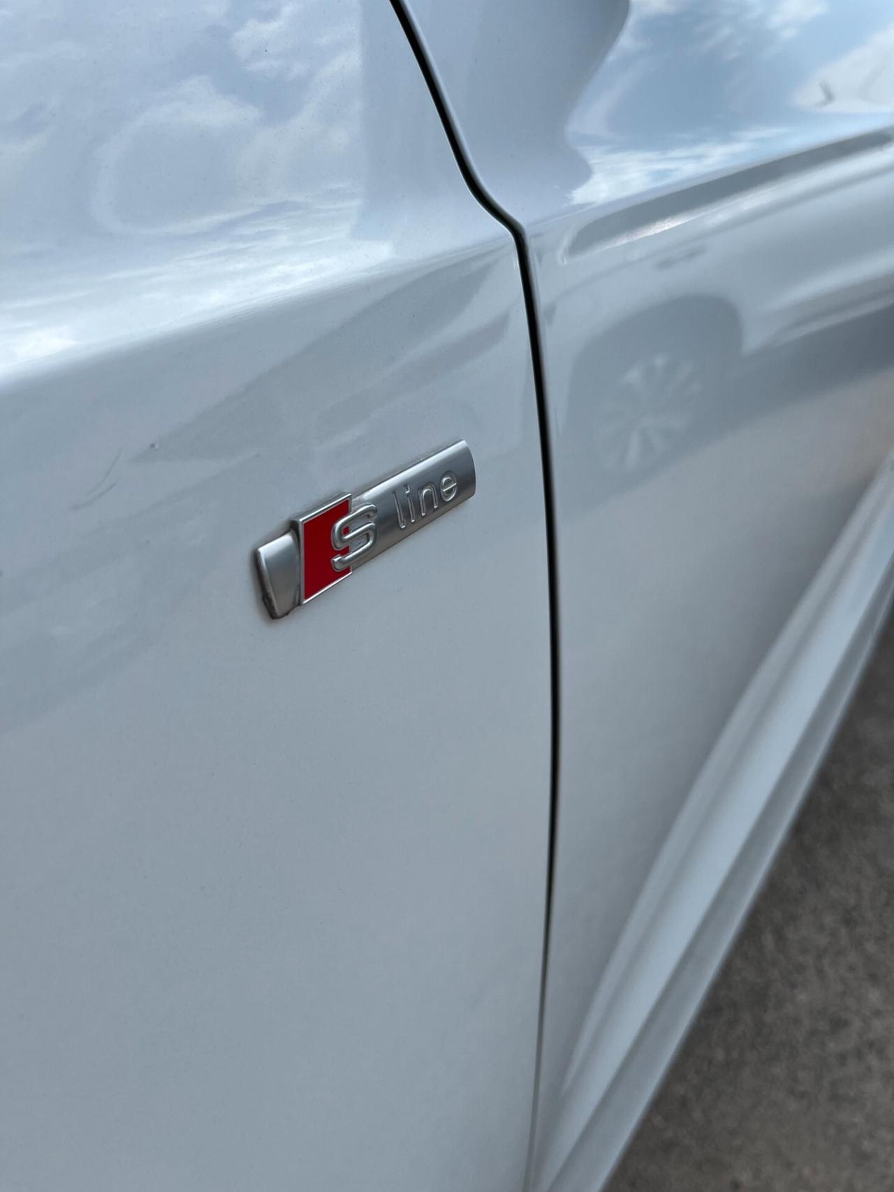 Audi Q3 2.0 TDI 177 CV quattro S tronic Line Edition