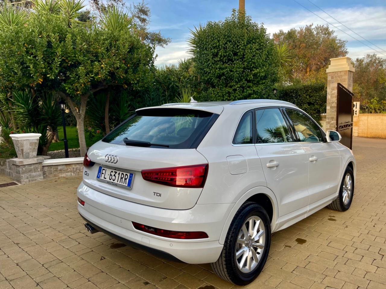 AUDI Q3 2.0 TDI 120CV STRONIC EDITION FULL MY17