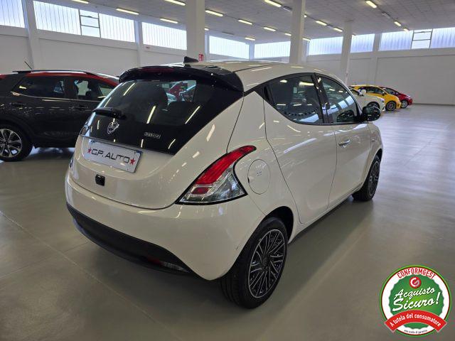 LANCIA Ypsilon 1.0 FireFly 5 porte S&S Hybrid Silver Plus