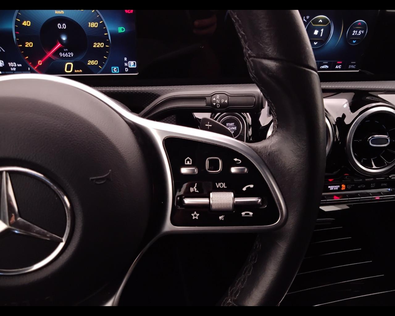 Mercedes-Benz Classe A - W177 2018 - A 180 d Sport auto