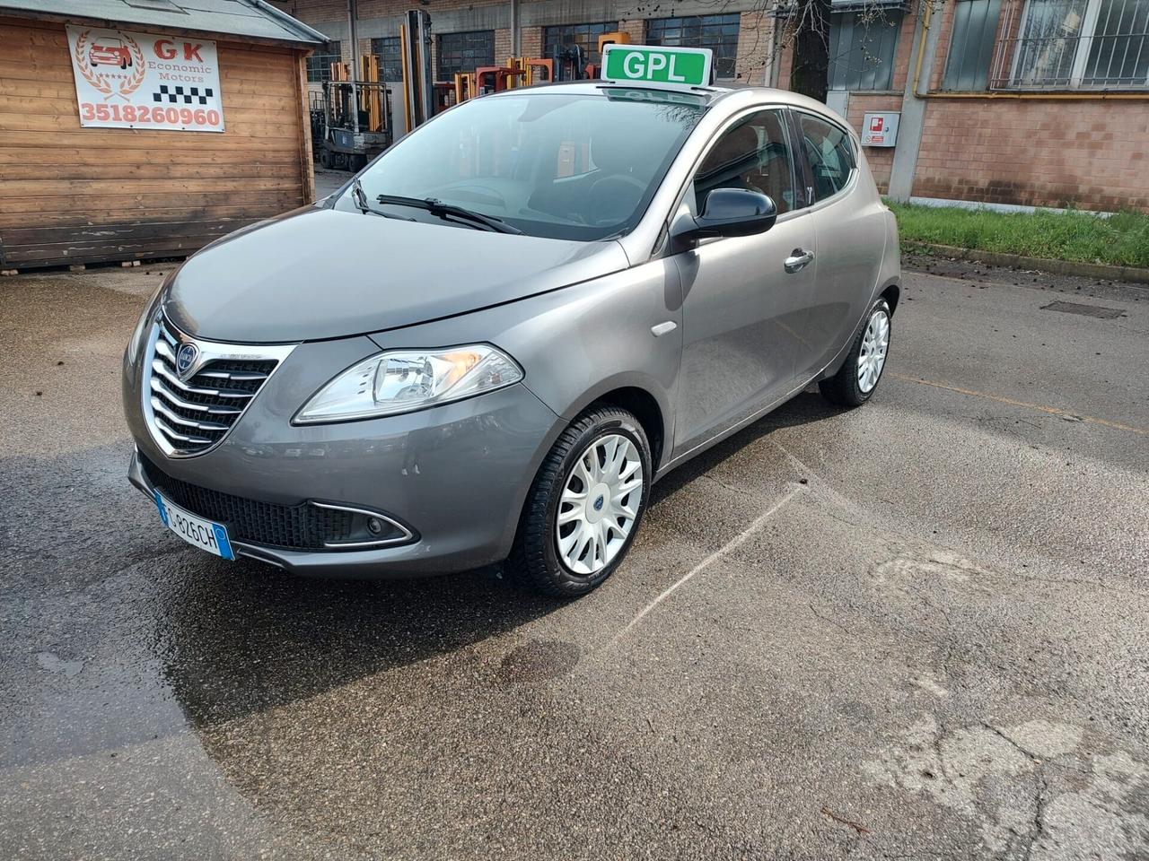 Lancia Ypsilon 1.2 69 CV 5 porte GPL Ecochic Silver, OK NEOPATENTATI, GARANZIA L.12 MESI