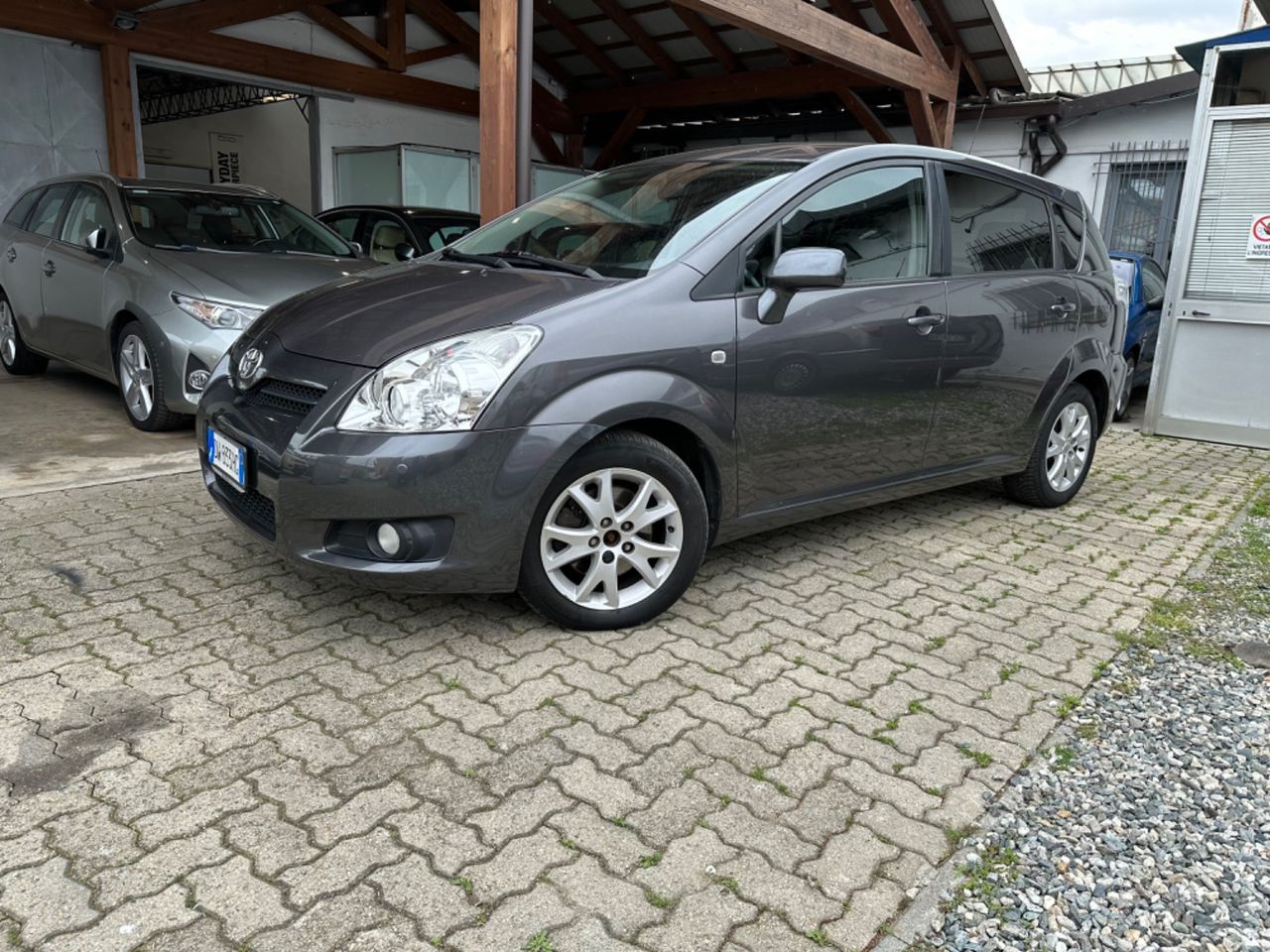 Toyota Corolla Verso 2.2 16V D-4D DPF Sol