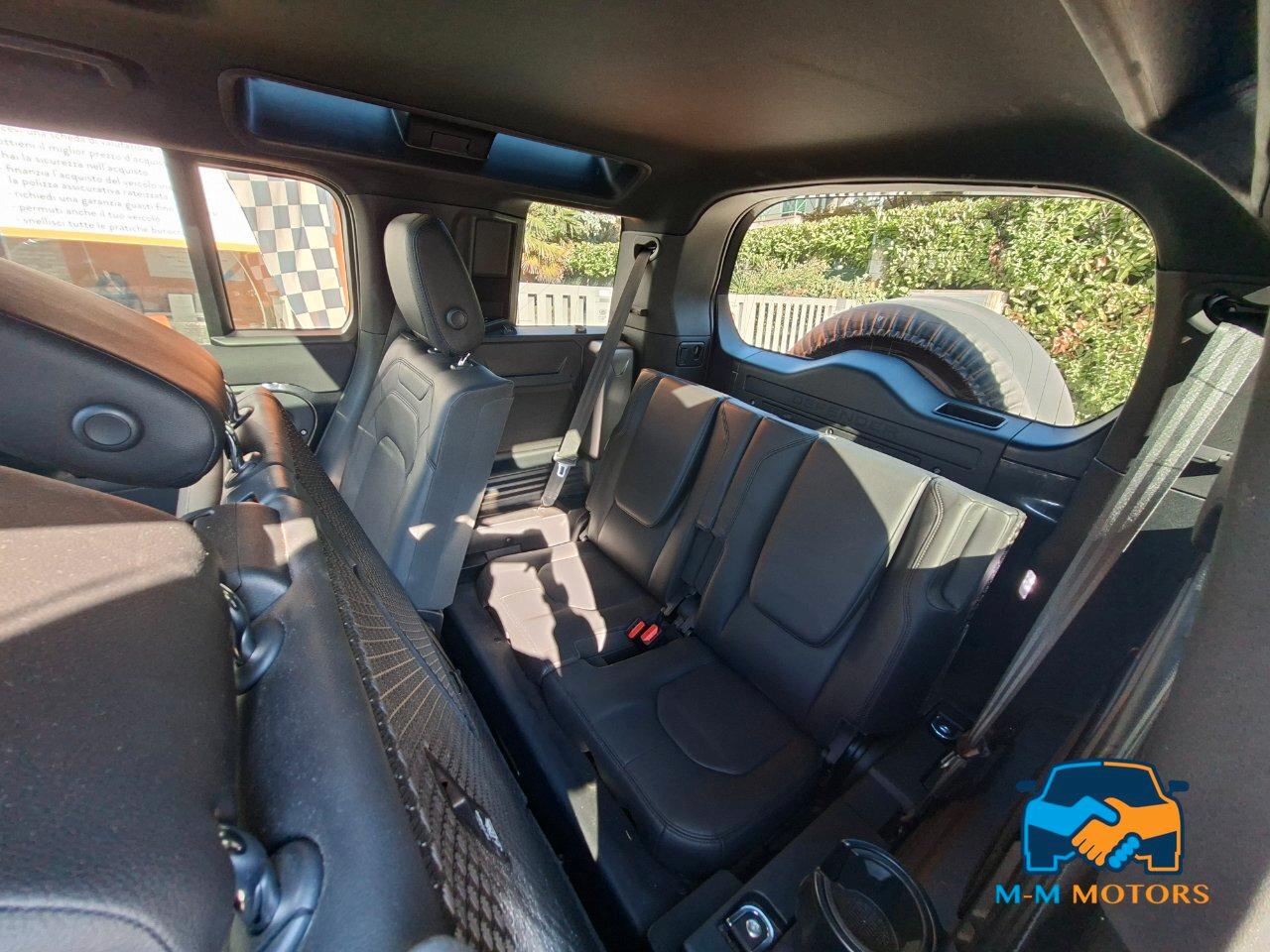 Land Rover Defender 110 3.0d i6 mhev SE awd 7p.ti