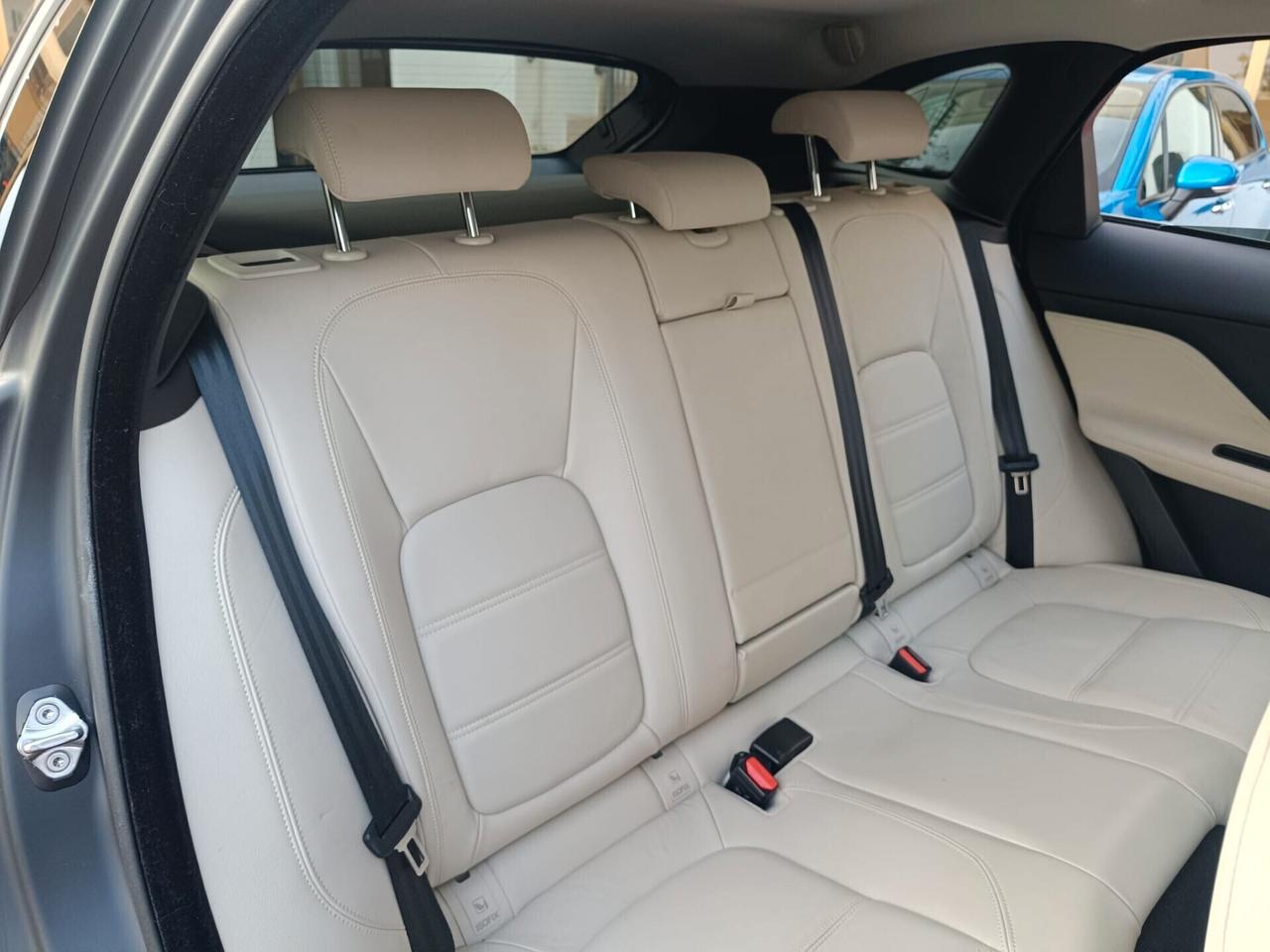 Jaguar F-Pace 2.0 D 180 CV AWD Prestige