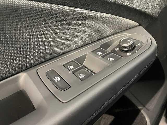 Volkswagen Golf 8ª serie 1.0eTSI 110CV DSG Life (MHEV) - IVA ESPOSTA/NEOPATENTATI