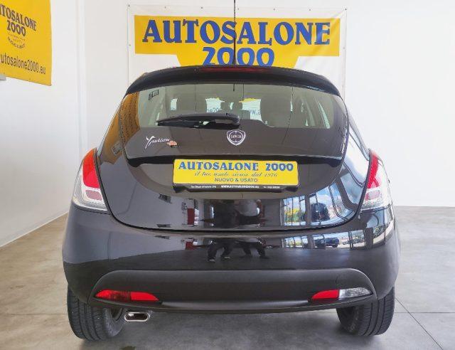 LANCIA Ypsilon 1.2 69 CV 5 porte Silver NEOPATENTATI