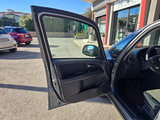 FIAT Sedici 1.6 16V 4x4 Dynamic Clima Autom C.L 16" Radio CD