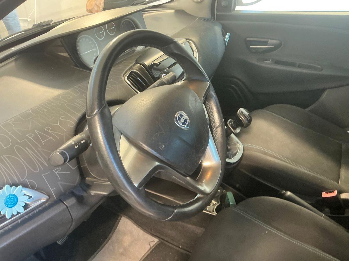 Lancia Ypsilon 1.2 69 CV ELEFANTINO