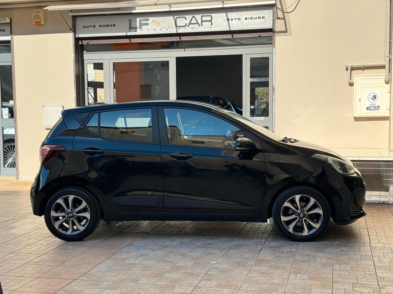 Hyundai i10 1.0 Tech Connect Pack automatica 67 cv