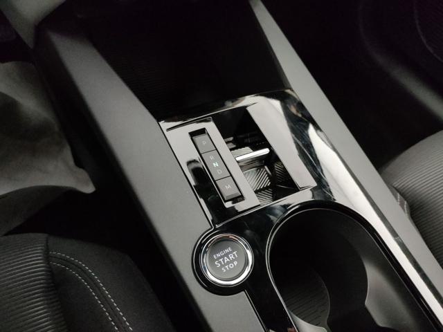 LANCIA Ypsilon Hybrid e-DCT