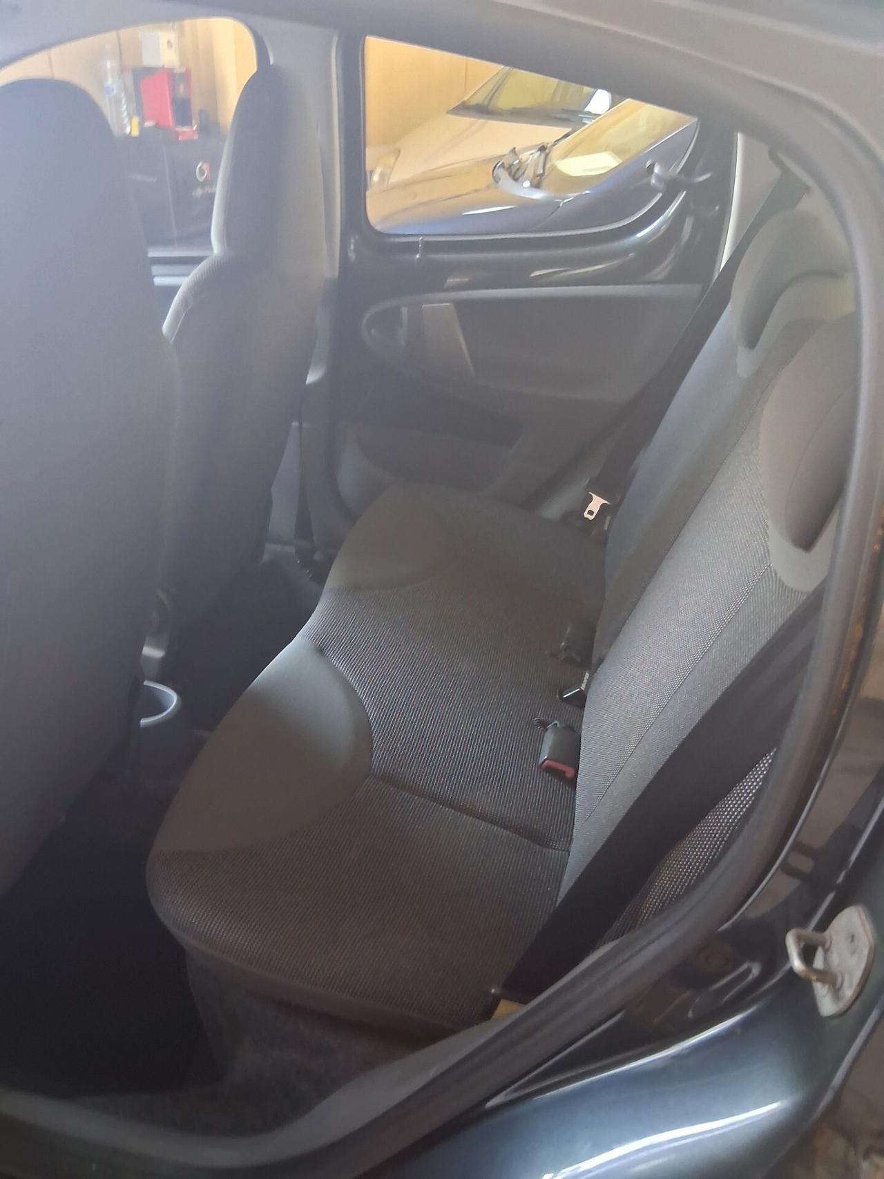 Peugeot 107 1.4 HDi 5p. Plaisir