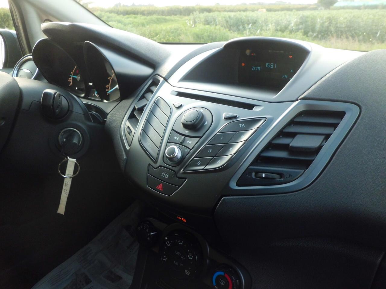 Ford Fiesta 1.5 TDCi 75CV 5 porte Titanium