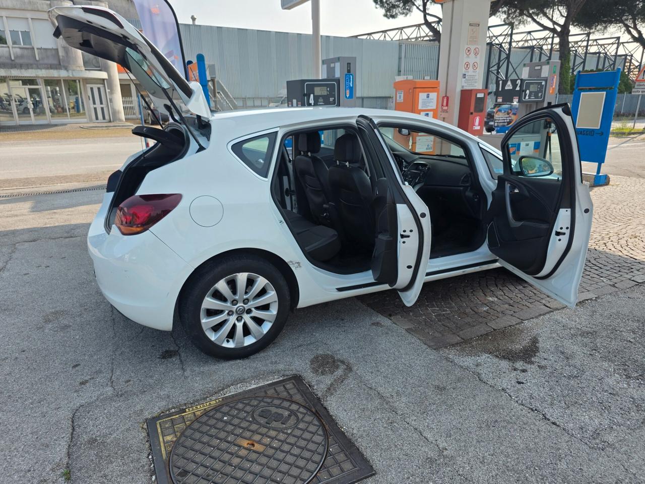 Opel Astra 1.7 CDTI 110CV 5 porte Cosmo con 276.000km Neopatentati ok