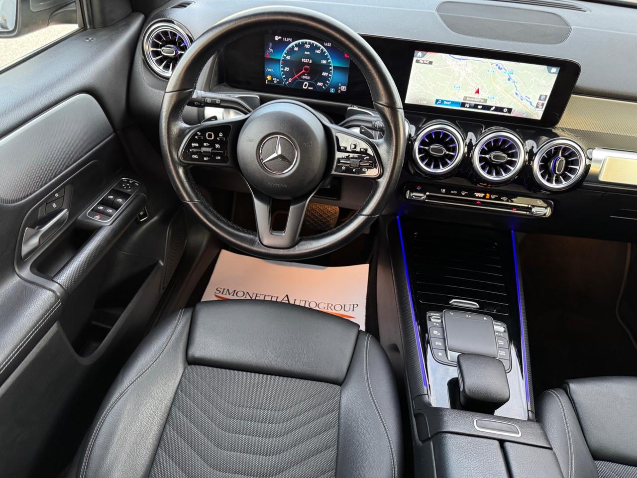 MERCEDES GLB 180d Sport - Luci 64 colori Navi