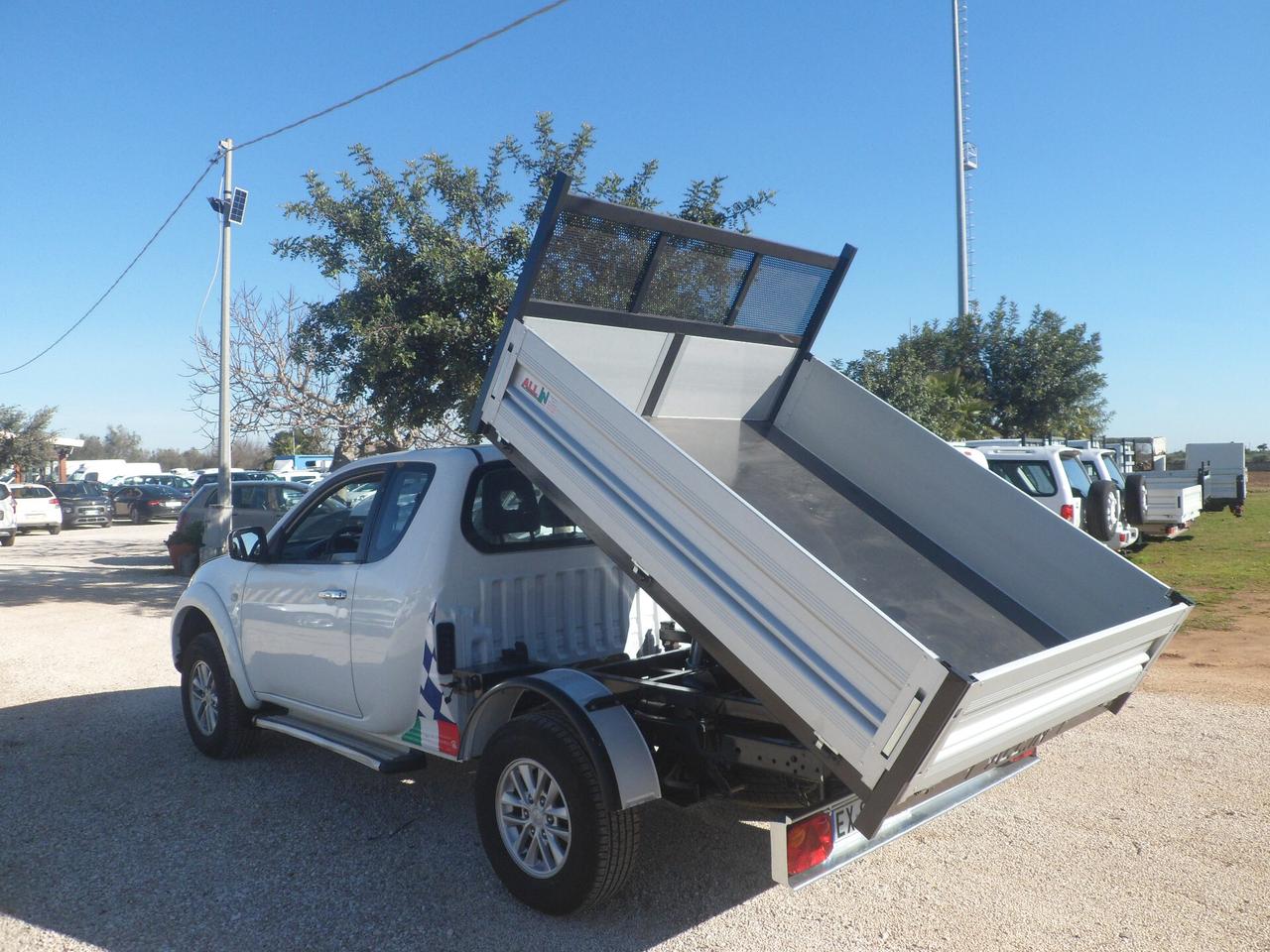 Mitsubishi L200 4x4 ribaltabile nuovo