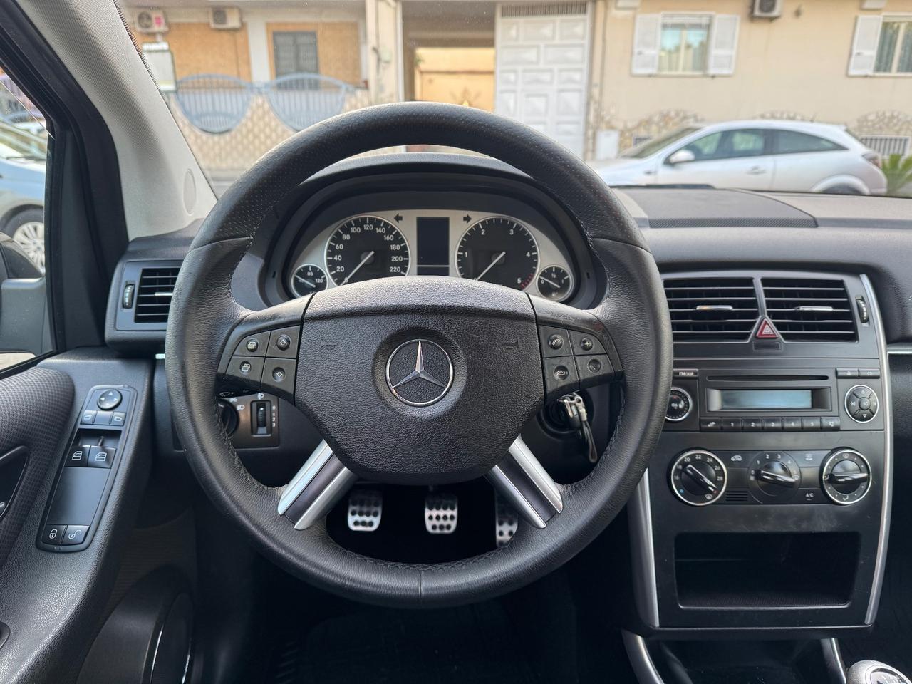 Mercedes Benz B180 2.0 DIESEL 109CV Sport 2010
