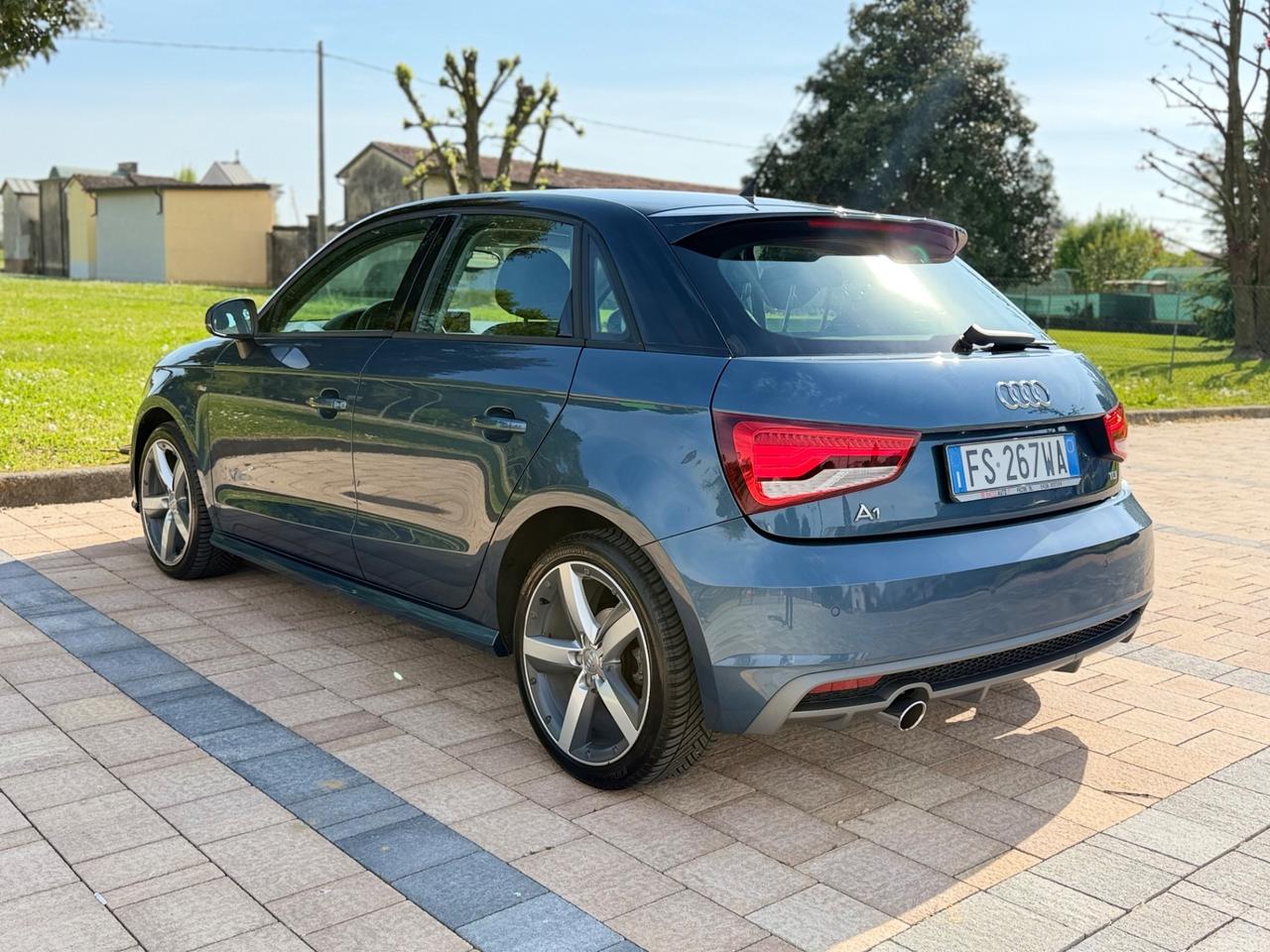 Audi A1 1.6 TDI 116 CV s line