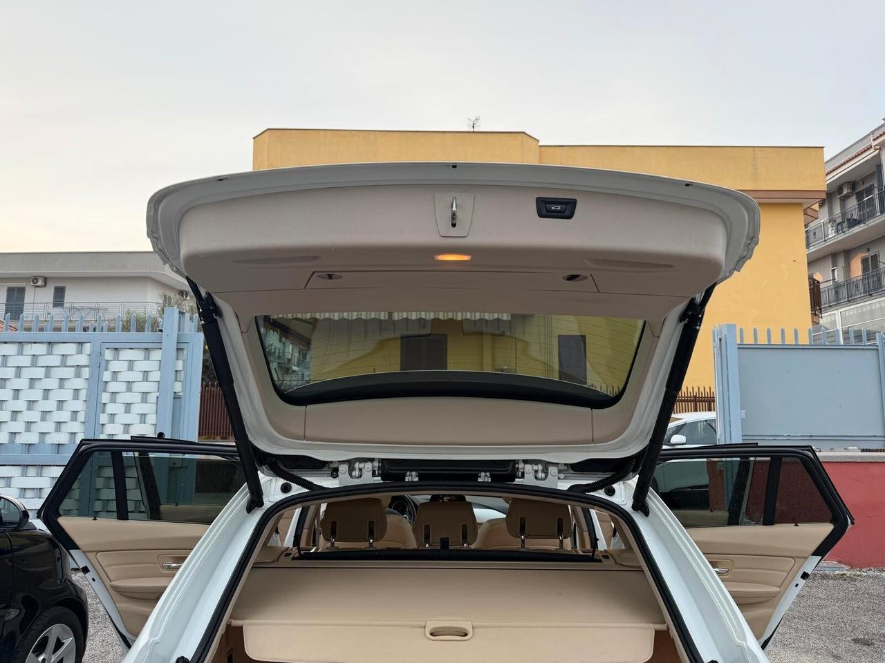 Bmw 320 320d Touring Business Advantage aut.