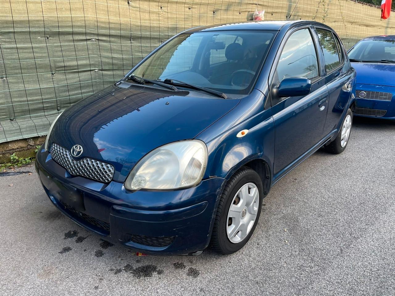 Toyota Yaris 1.0i 16V cat 5 porte Sol