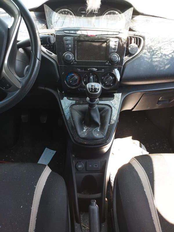Lancia Ypsilon 1.2 69 CV 5 porte S&S Platinum