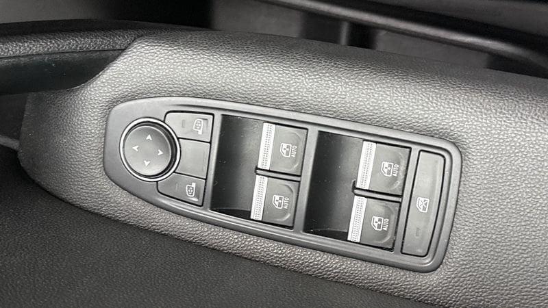 Renault Captur 1.6 E-Tech hybrid Techno Fast Track 145cv auto