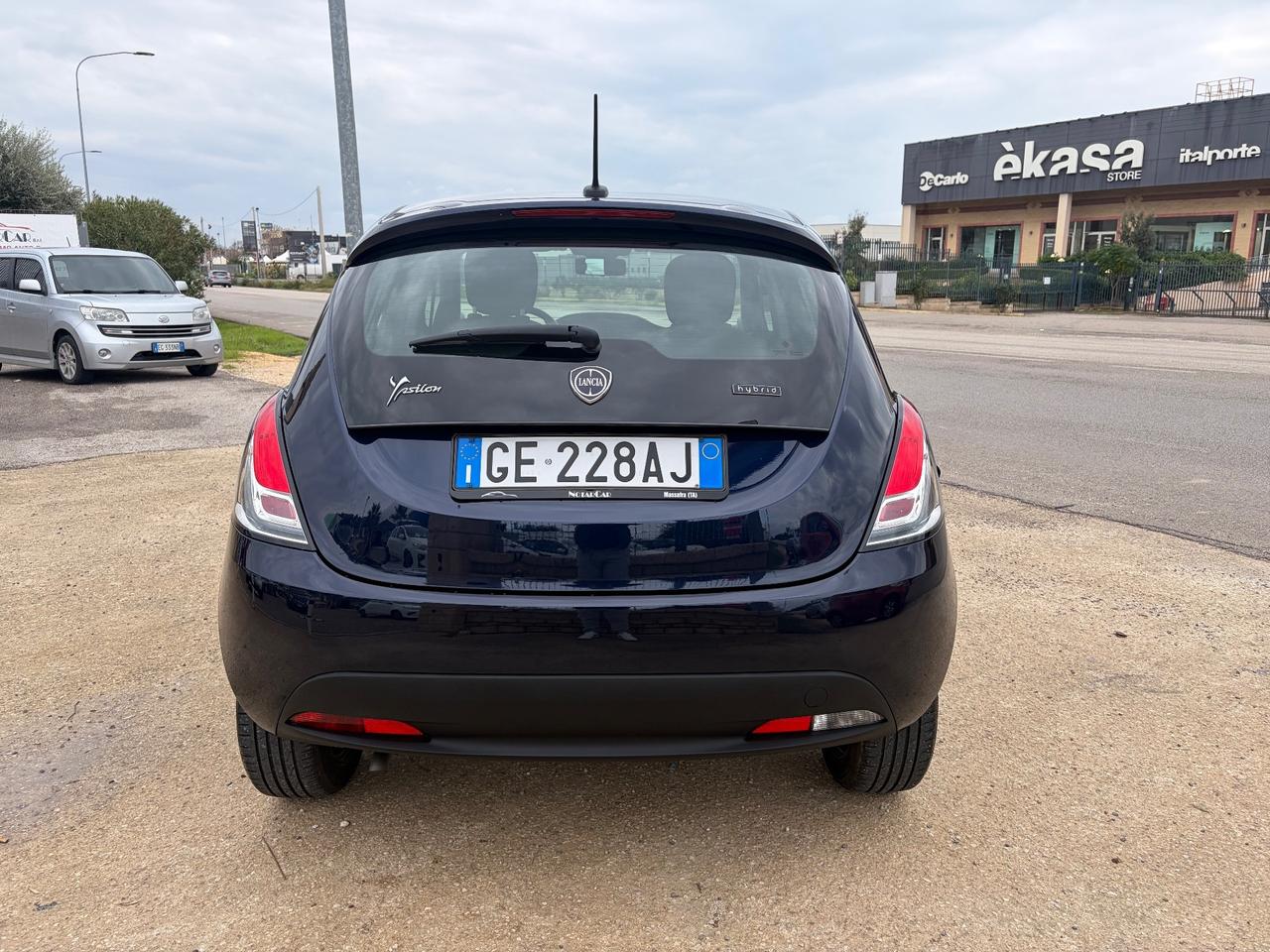 Lancia Ypsilon 1.0 FireFly 5 porte S&S Hybrid Ecochic Silver