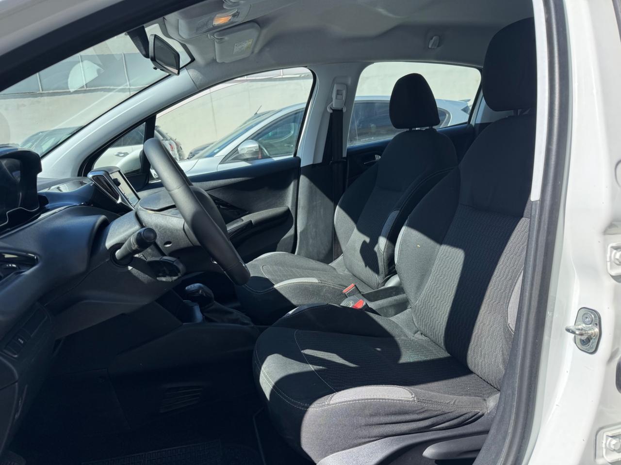 Peugeot 208 1.6 DIESEL 75CV 2015