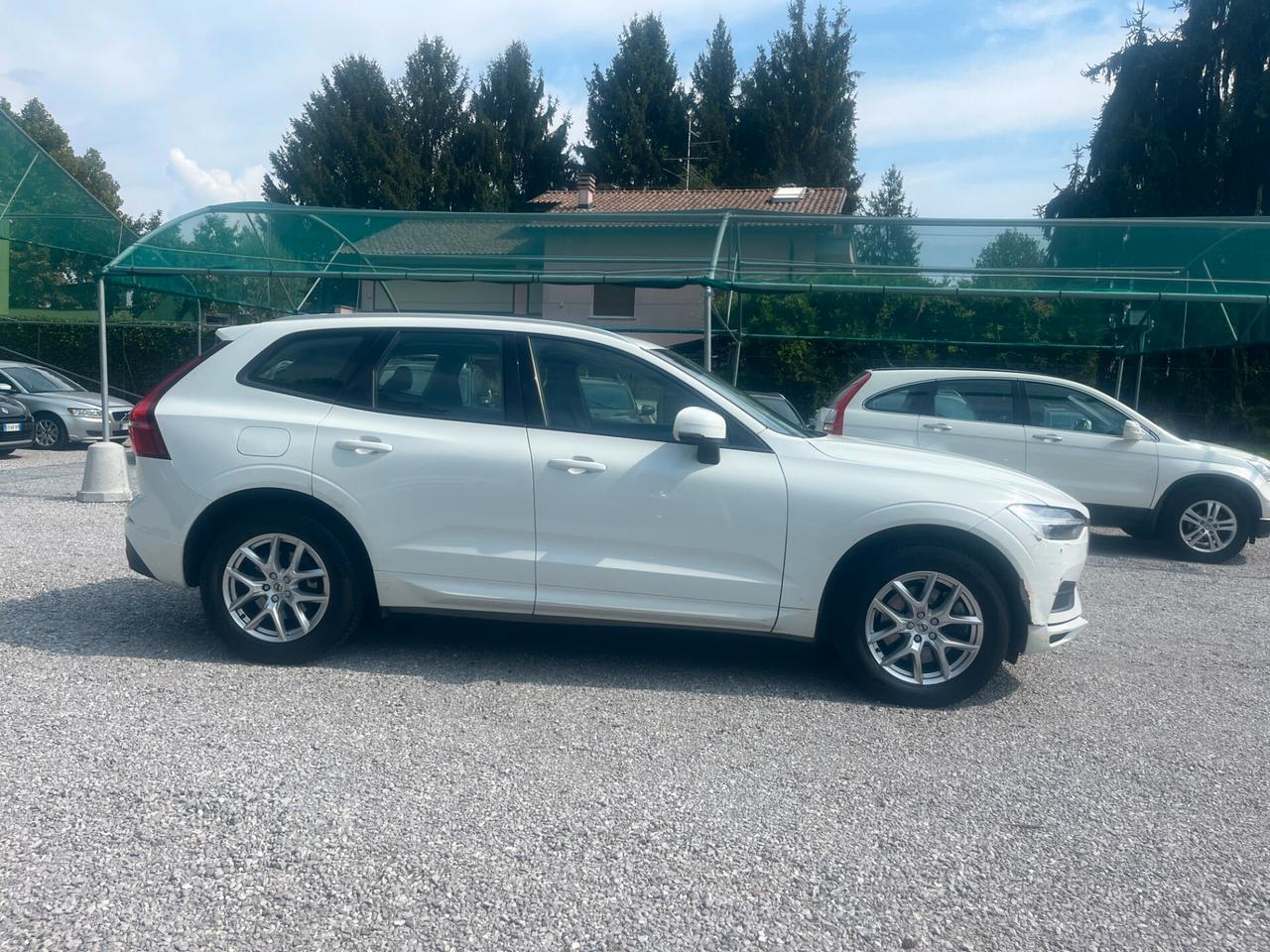 Volvo XC 60 B4 (d) AWD Geartronic Momentum motore rotto