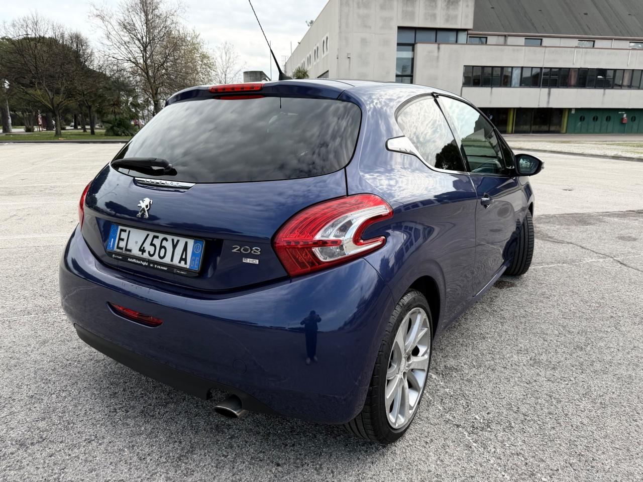 Peugeot 208 1.6 e-HDi 92 CV Stop&Start 3 porte Allure