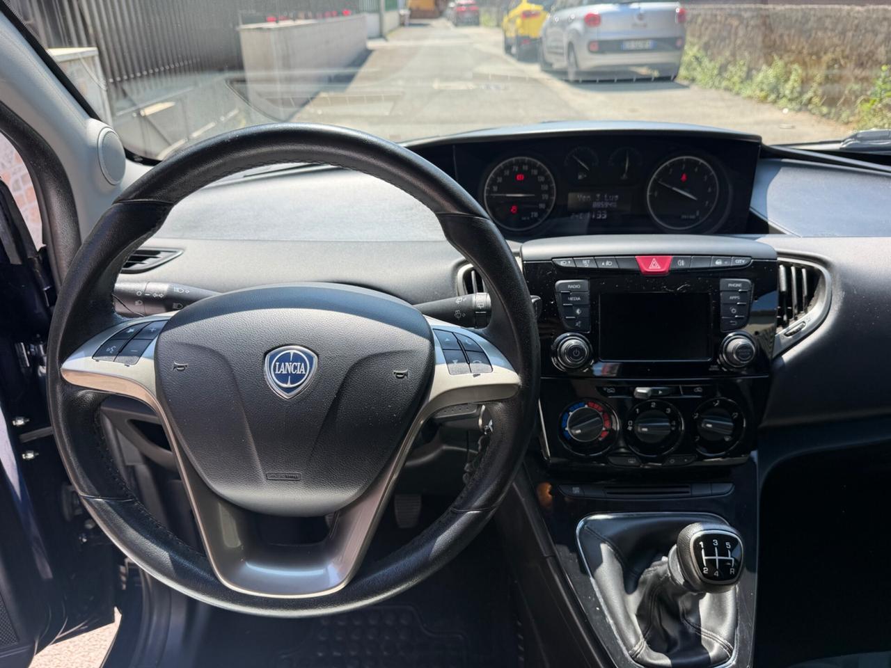 Lancia Ypsilon 1.2 69 CV 5 porte Silver