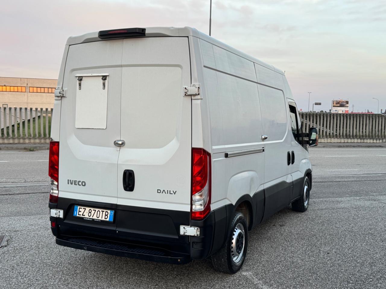 Iveco Daily 35s15 2.3 HPT 146cv L2H2