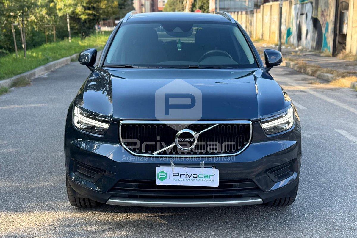 VOLVO XC40 T2 Geartronic Momentum Pro