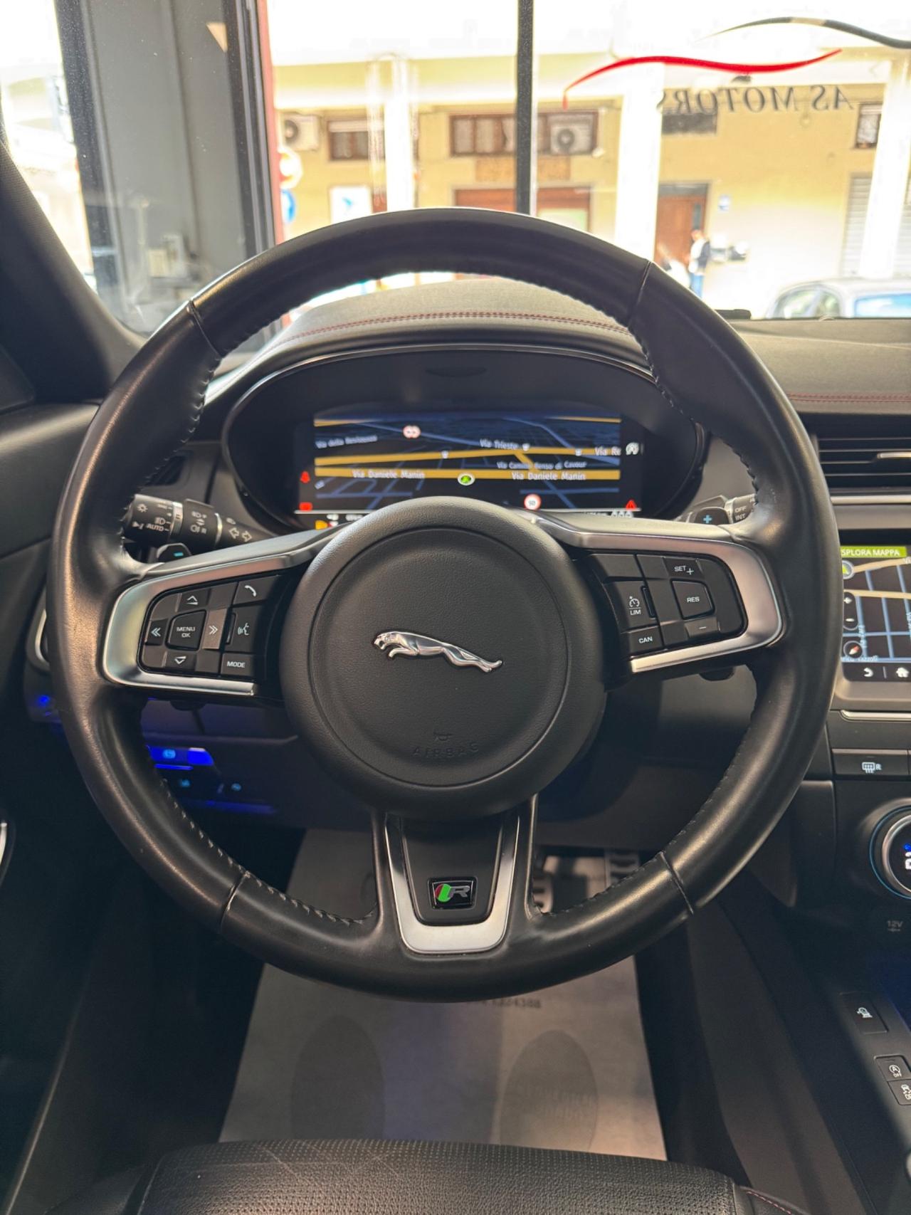 Jaguar E-Pace 2.0D 150 CV R-Dynamic Tetto