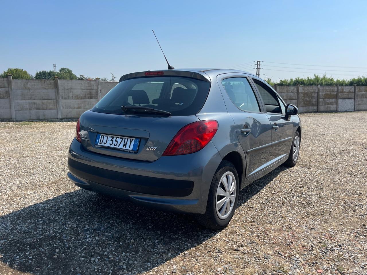 Peugeot 207 1.4 HDi 70CV 5p. XT