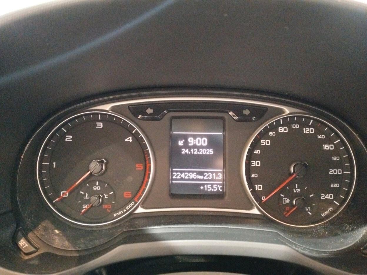 Audi A1 3p 1.6 tdi Attraction c/clima 90cv NEOPATENTATI