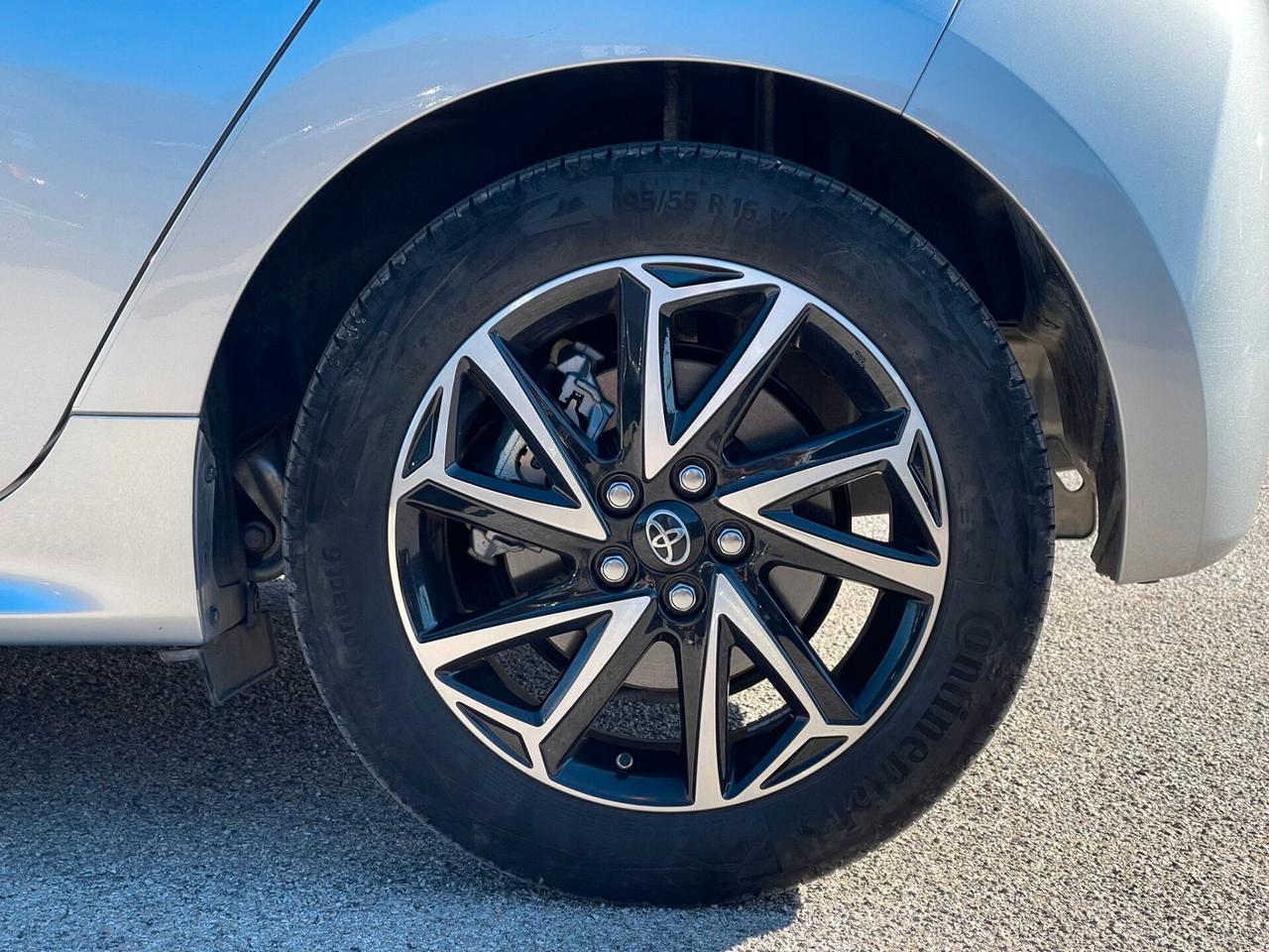 Toyota Yaris 1.5 Hybrid 5 porte Lounge
