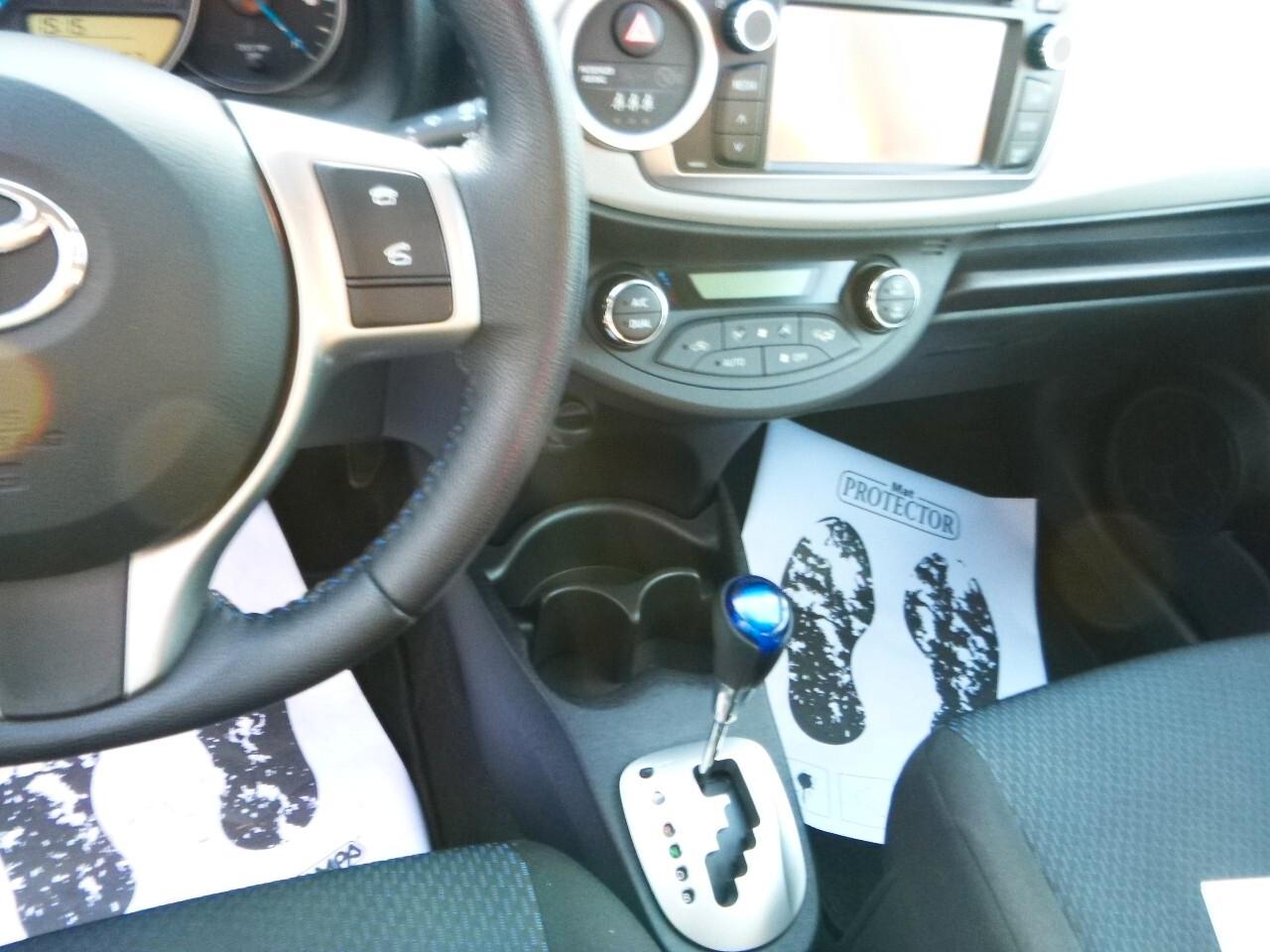 Toyota Yaris 1.5 Hybrid 5 porte Style NEOPATENTATI