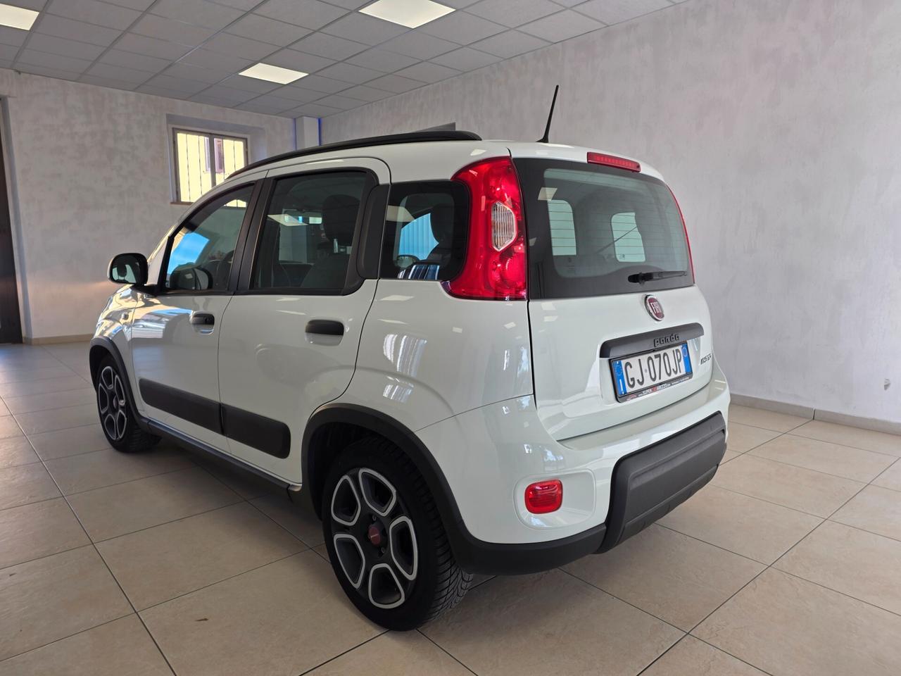 Fiat Panda 1.0 GSE S&S Hybrid Street Van 4 posti