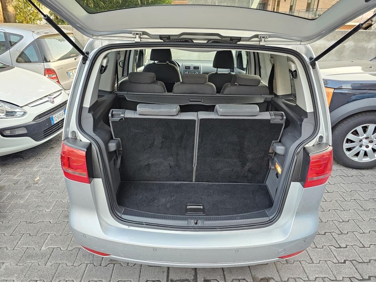 Volkswagen Touran 1.4 benzina e metano - 7 POSTI