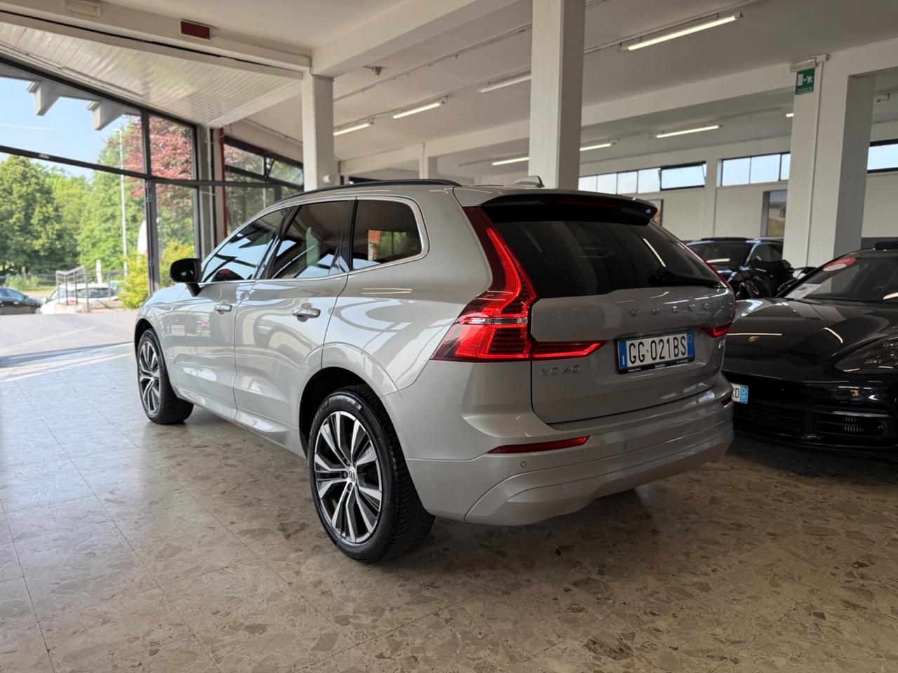 Volvo XC60 2.0 B4 197CV Geartronic Momentum Pro 10/2021 EURO 6D