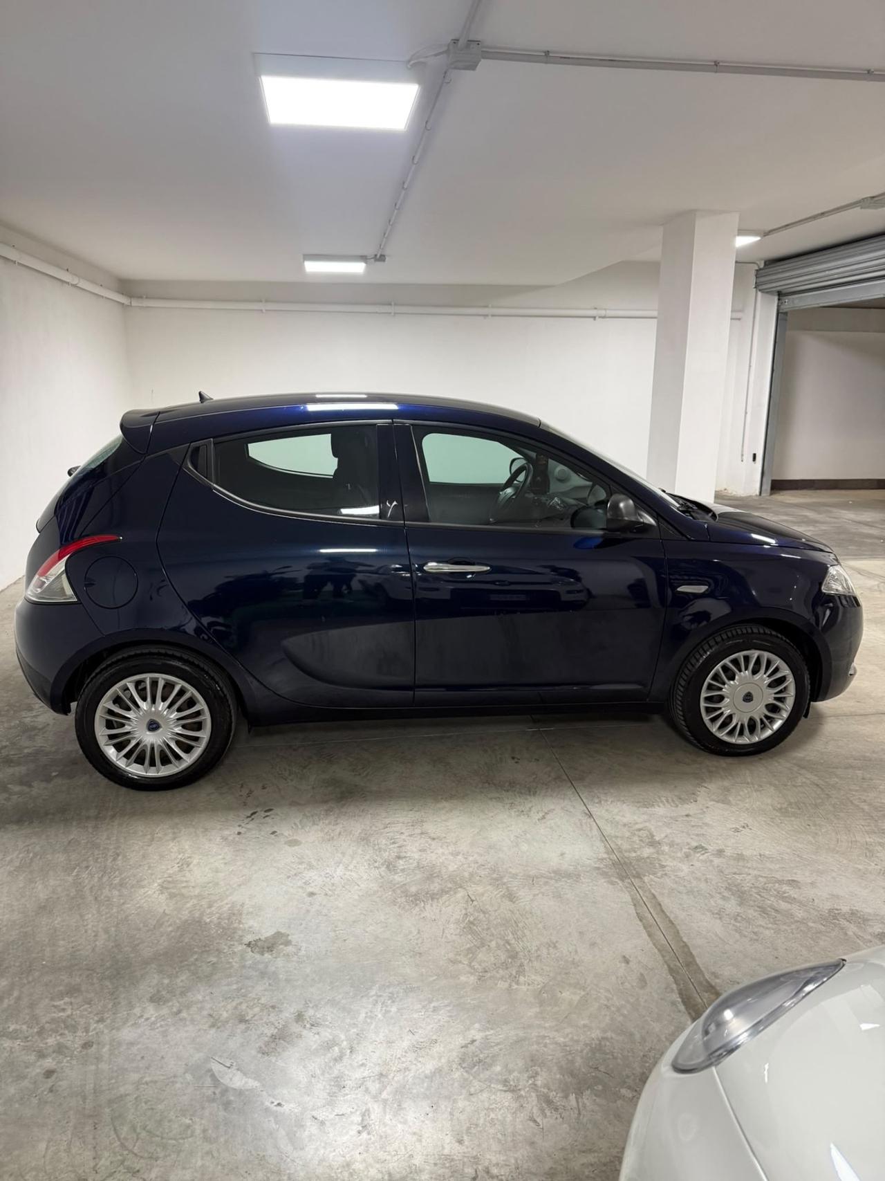 Lancia Ypsilon 1.2 69 CV 5 porte GPL Ecochic Platinum