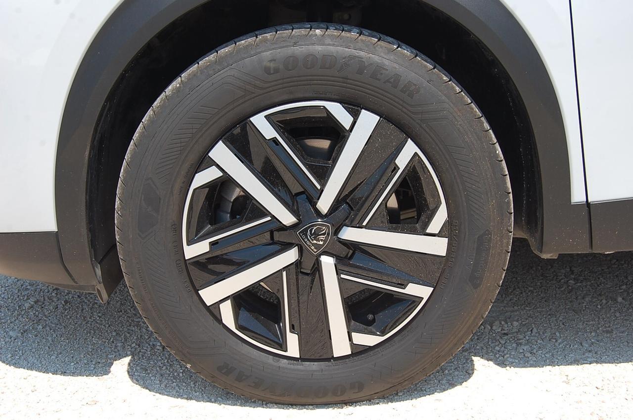 Peugeot 2008 Hybrid 136 e-DCS6 Active