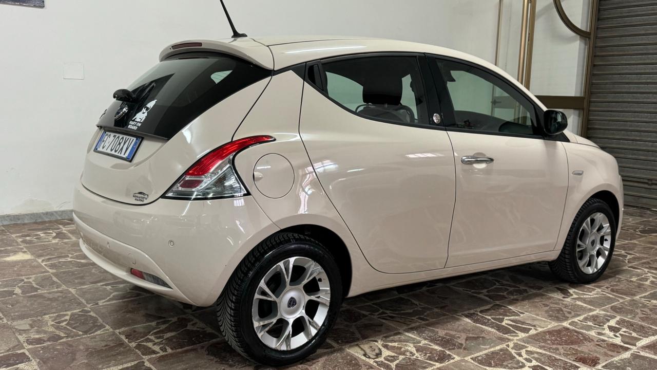 Lancia Ypsilon 1.2 69 CV 5 porte GPL Ecochic Silver-2016