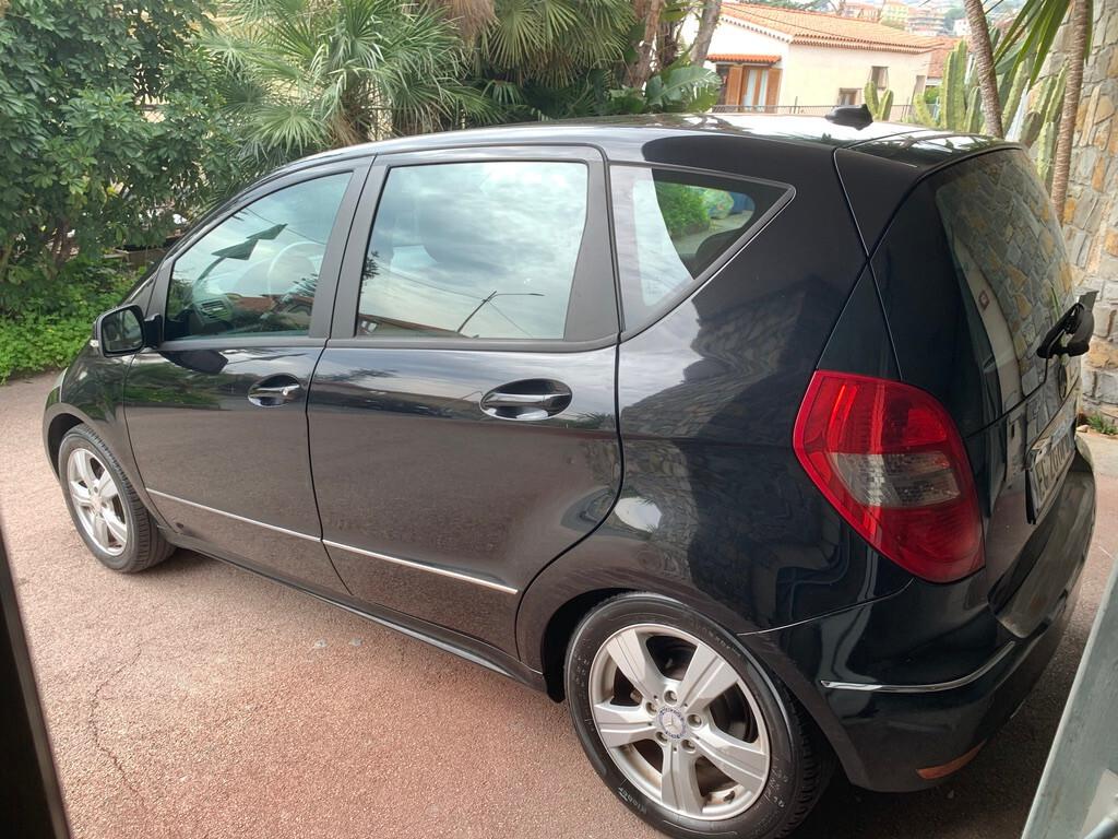 Mercedes-benz A 160 BlueEFFICIENCY Elegance