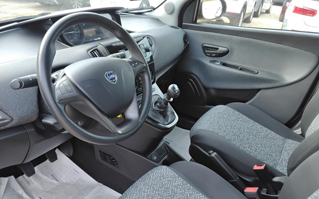 Lancia Ypsilon 1.0 FireFly 5 porte S&S Hybrid UnYca