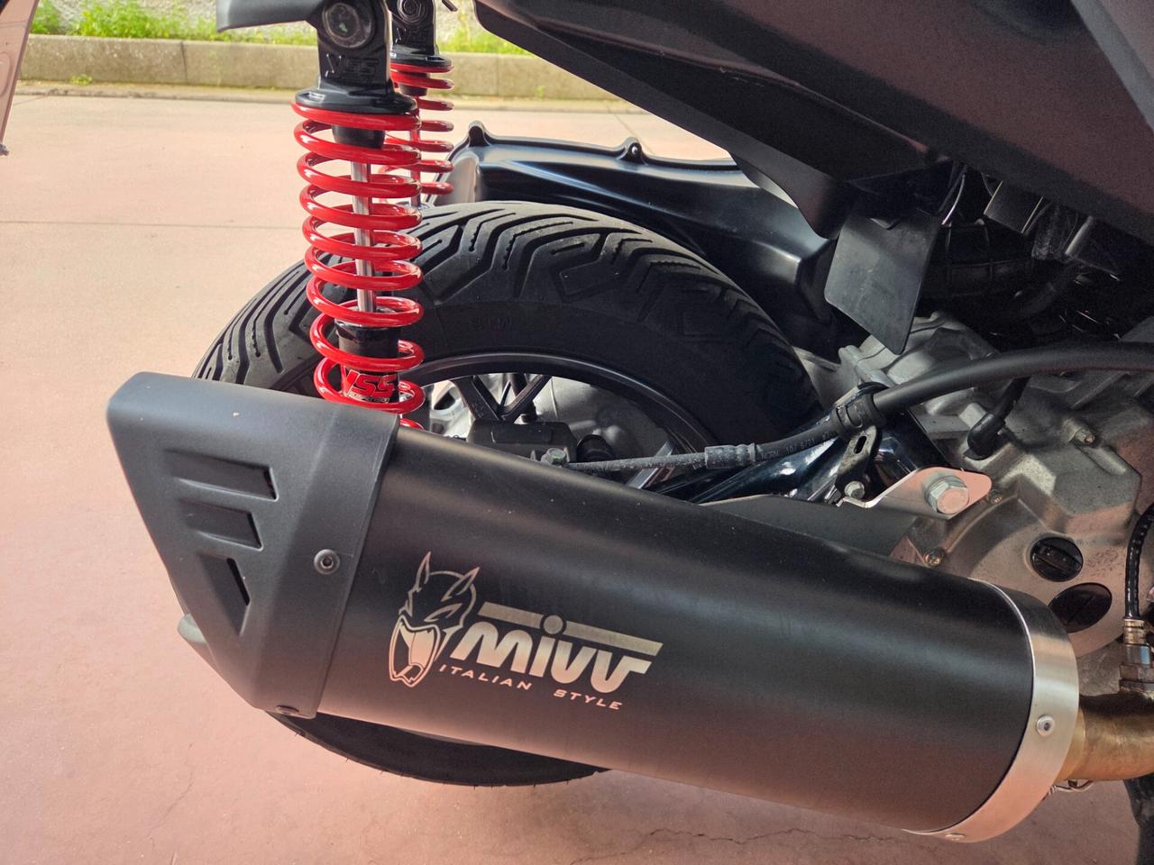 Yamaha X-Max 300 TECH MAX