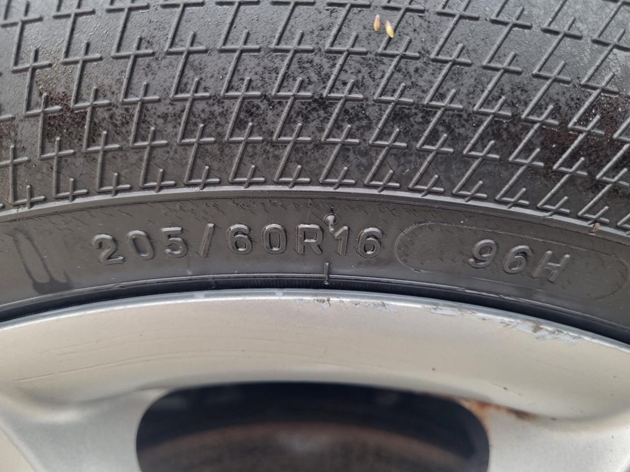 Kia Carens 2.0 16V CRDi VGT EX Class