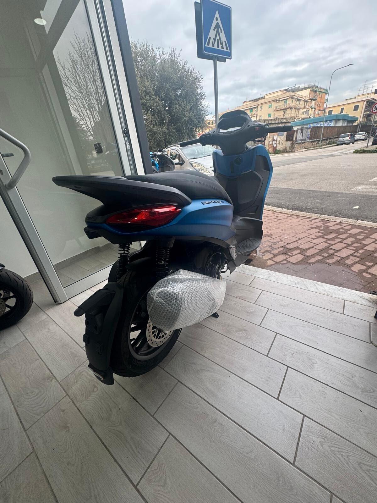Piaggio Beverly Tourer 300 S